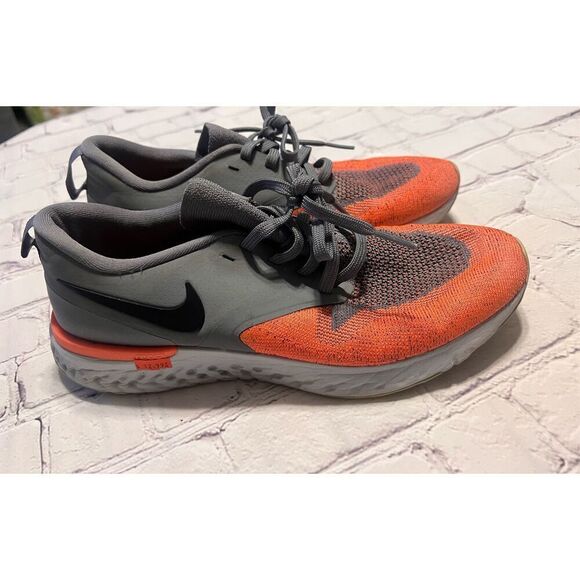 Nike Women's Size 9.5 Odyssey React 2 Sneaker Gray Orange Athletic Running Shoe - Picture 2 of 9